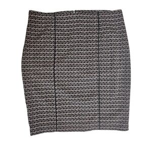Mossimo pencil skirt. Toupe and black. SIZE 16